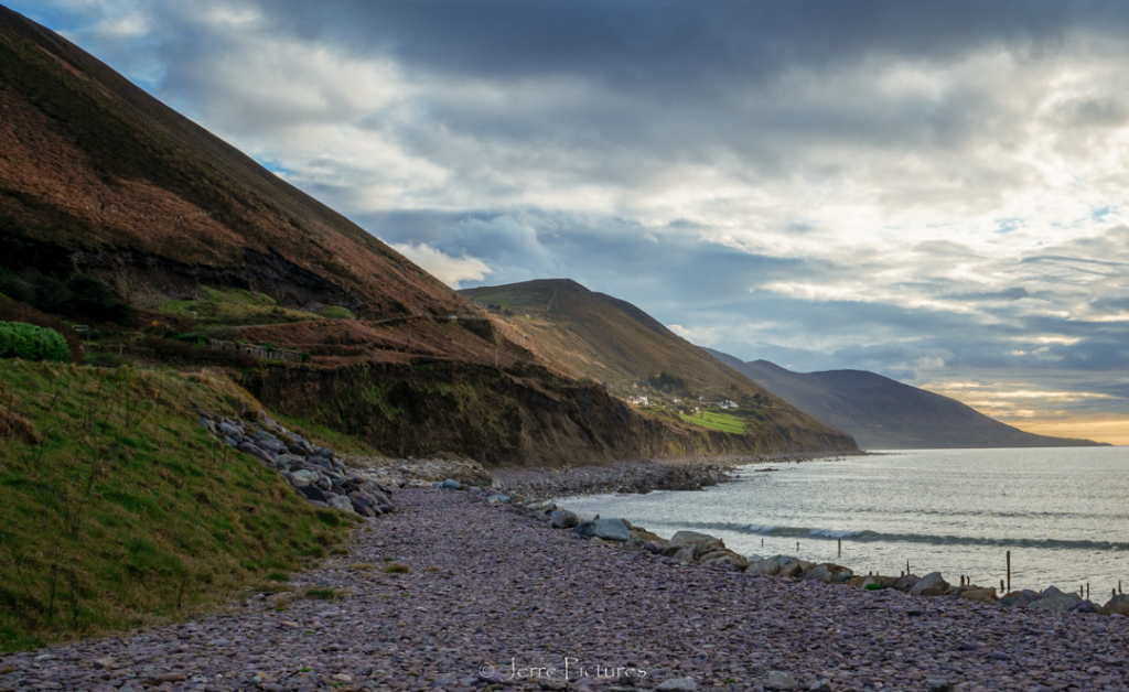 Hiking and relaxing on Rossbeigh Beach and the surrounding areas
